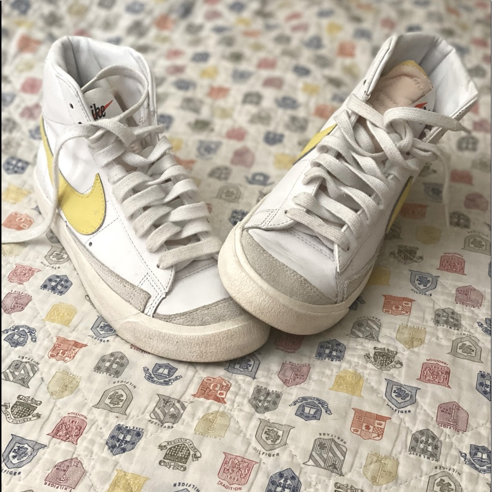 NIKE Mid ‘77 Blazers Boys Sz. 5